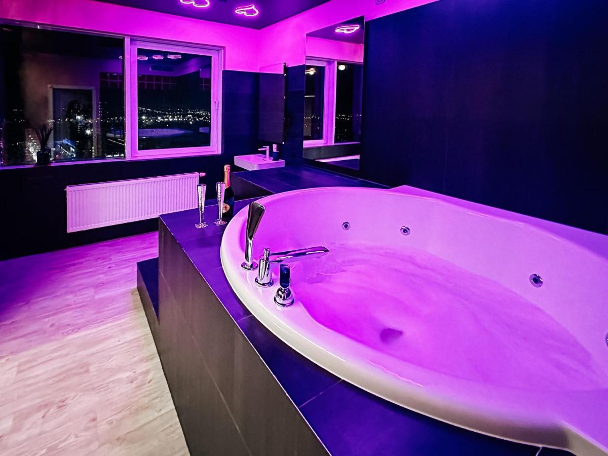 Sky Deep Jacuzzi 30 Floor Lejlighed Klaipėda Eksteriør billede